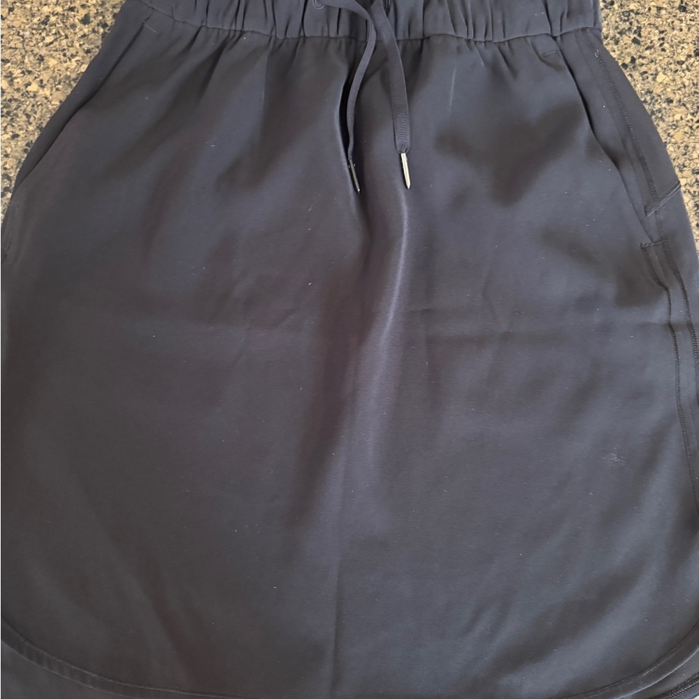 Lululemon On the Fly Black Drawstring Skirt size 6